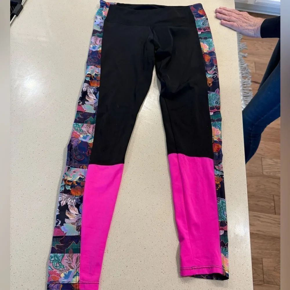 ONZIE Colorful Leggings Size M/LG